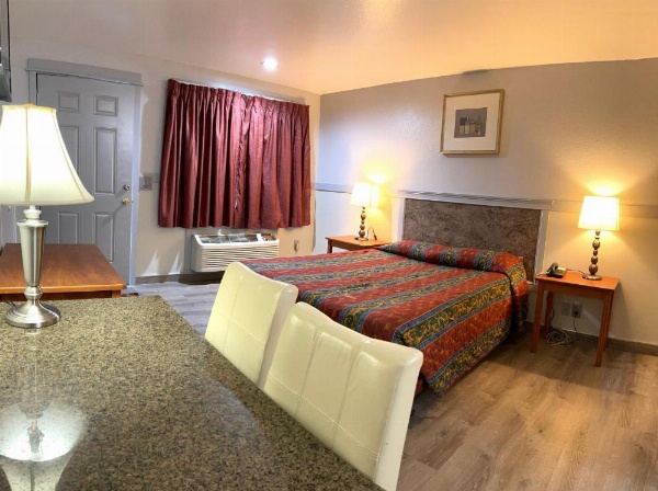 Emerald Best Motel image 4